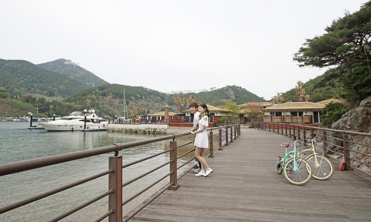 Tongyeong Hansan Marina Resort Exterior photo