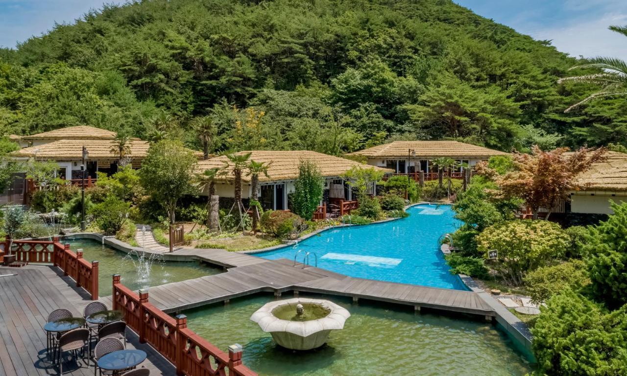 Tongyeong Hansan Marina Resort Exterior photo